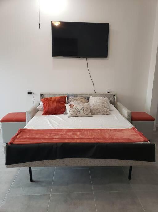 2 Br/ 1 Ba Home, Sleeps 10, 1 Min Walk To Rosarito Beach 외부 사진