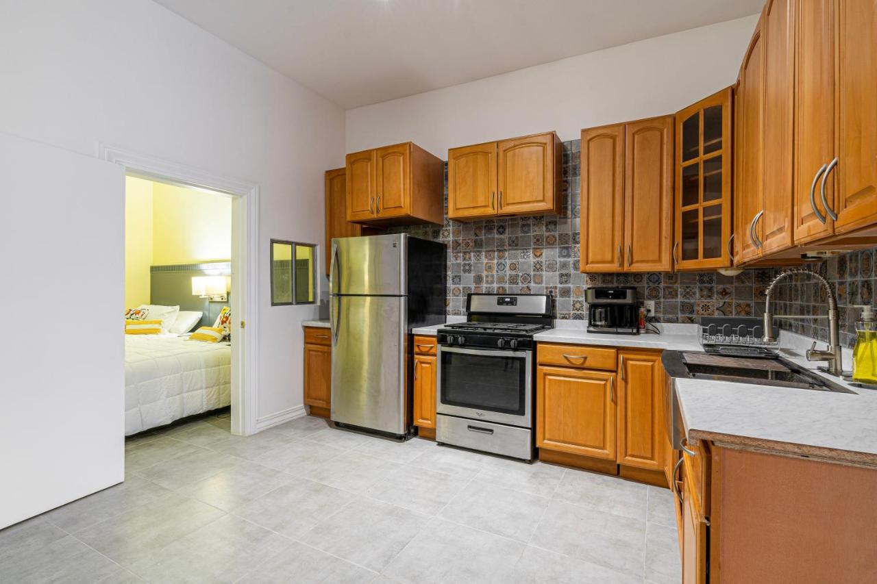 2 Br/ 1 Ba Home, Sleeps 10, 1 Min Walk To Rosarito Beach 외부 사진